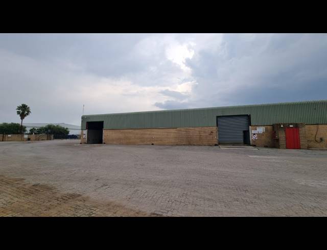 6,972M² WAREHOUSE TO LET IN HUGHES